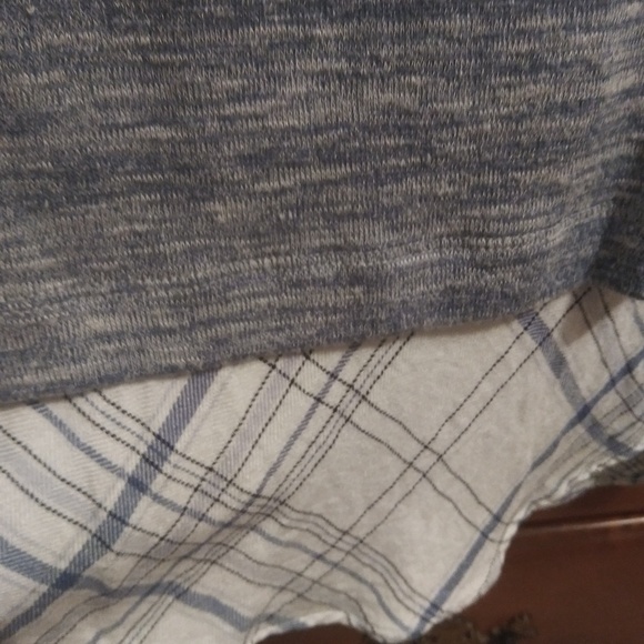 White House Black Market top - Picture 4 of 4